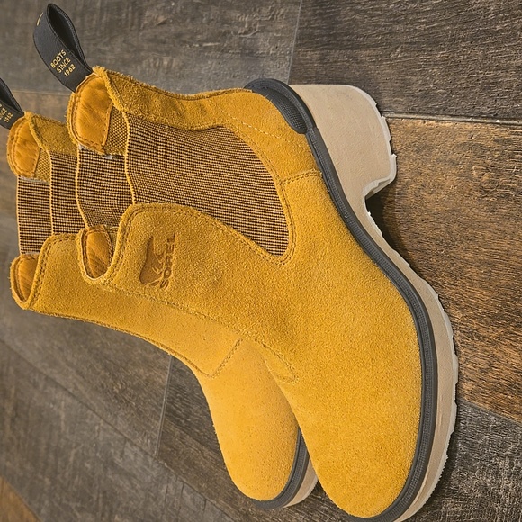 Sorel Mustard Yellow Hi Line Chelsea Boots - Picture 4 of 16